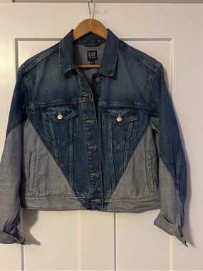 GAP Women’s Two-Tone Blue Denim Jacket